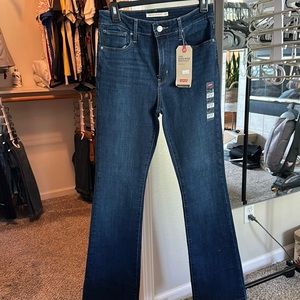 Levi high rise bootcut, New